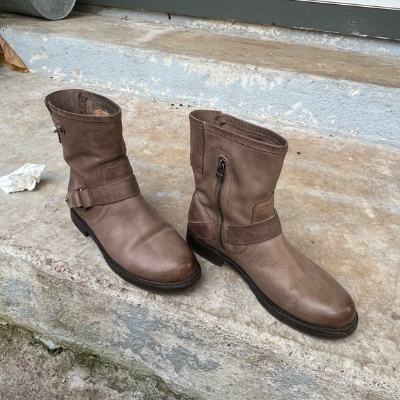 OLUKAI tan smoke brown genuine leather ankle moto boots beige taupe 8.5 - Picture 4 of 15